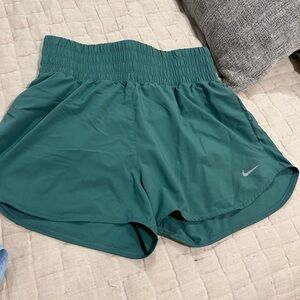 Nike Ultra  High Waist DriFit women’s shorts  sz L